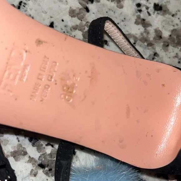 Fendi Sandal with fox fur Pom Poms - Picture 6 of 7